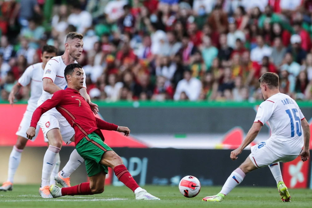 葡萄牙vs捷克：哪支国家队在欧洲杯上实力更强大?