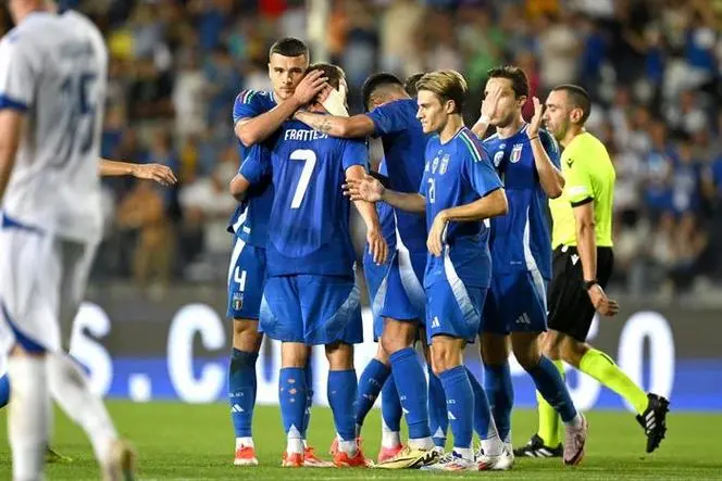 意大利1-0波黑，弗拉泰西空中射门得分，斯卡马卡错失良机