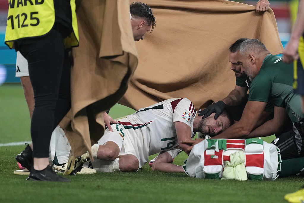 瓦尔加父亲谈儿子在欧洲杯比赛受伤状况：手术已经完成待出院