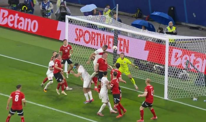 欧洲杯16强赛果战报：一度被看好的奥地利以1:2败给了土耳其
