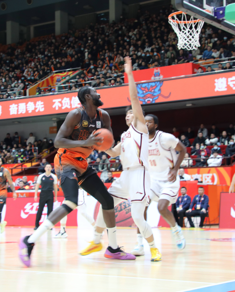 CBA直播：山东81-78浙江，山东力克浙江收获两连胜！