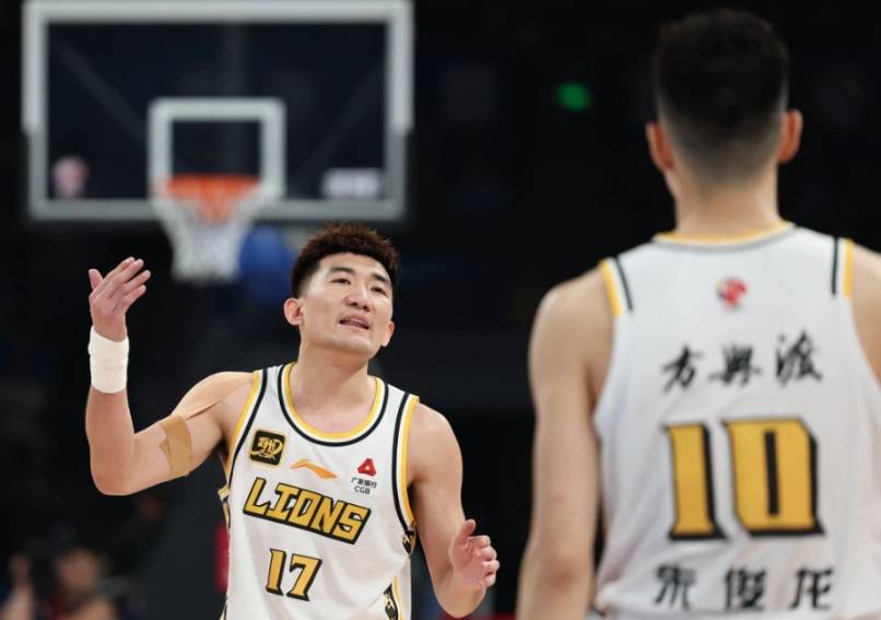 广厦夺总冠的过程