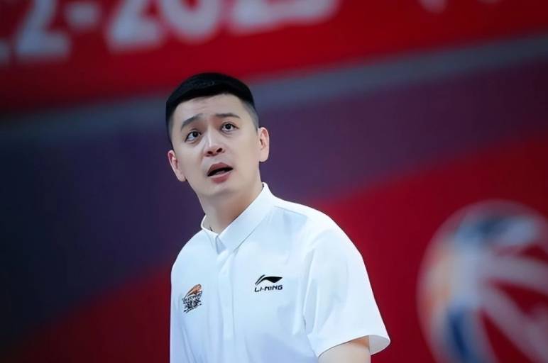 CBA辽宁男篮主教练