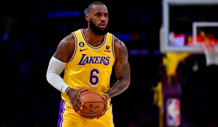 2025 年 NBA 自由球员市场:詹姆斯,詹姆斯·哈登