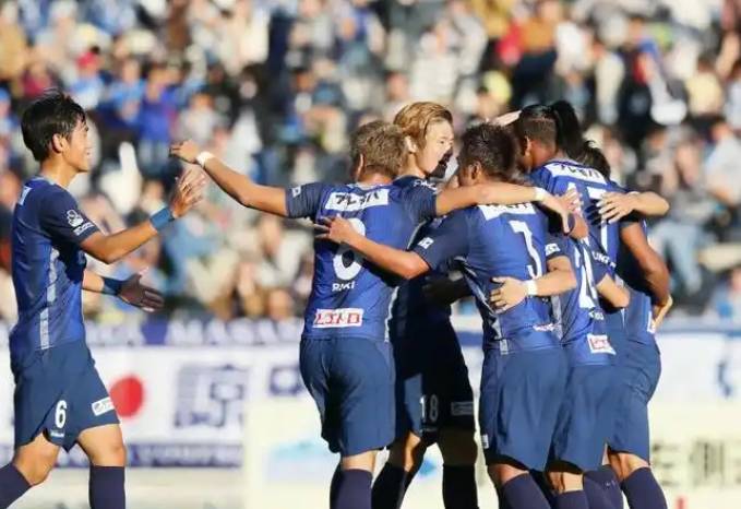 福冈黄蜂 2-2 京都不死鸟
